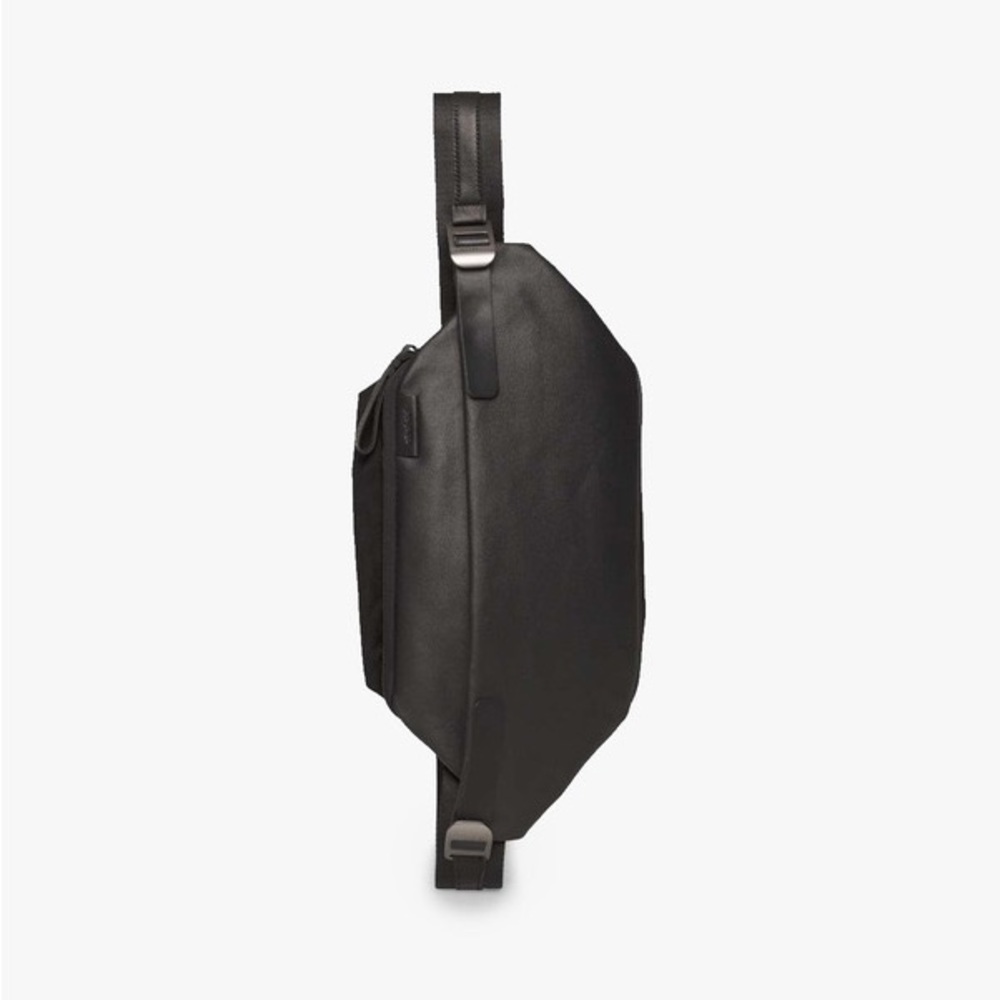 Côte & Ciel SLING BAG
